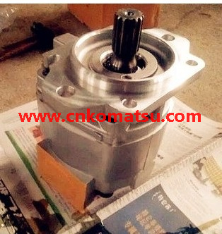 KOMATSU D61 D63 D68 dozer hydraulic pump , 705-11-36010